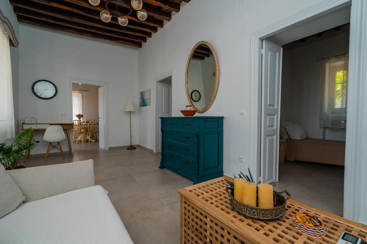 Komis Mansion Exámbela 外观 照片
