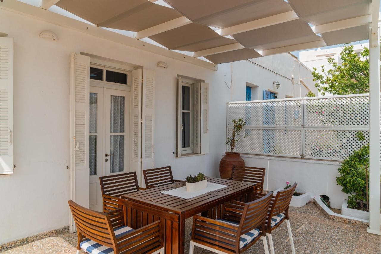 Komis Mansion Exámbela 外观 照片