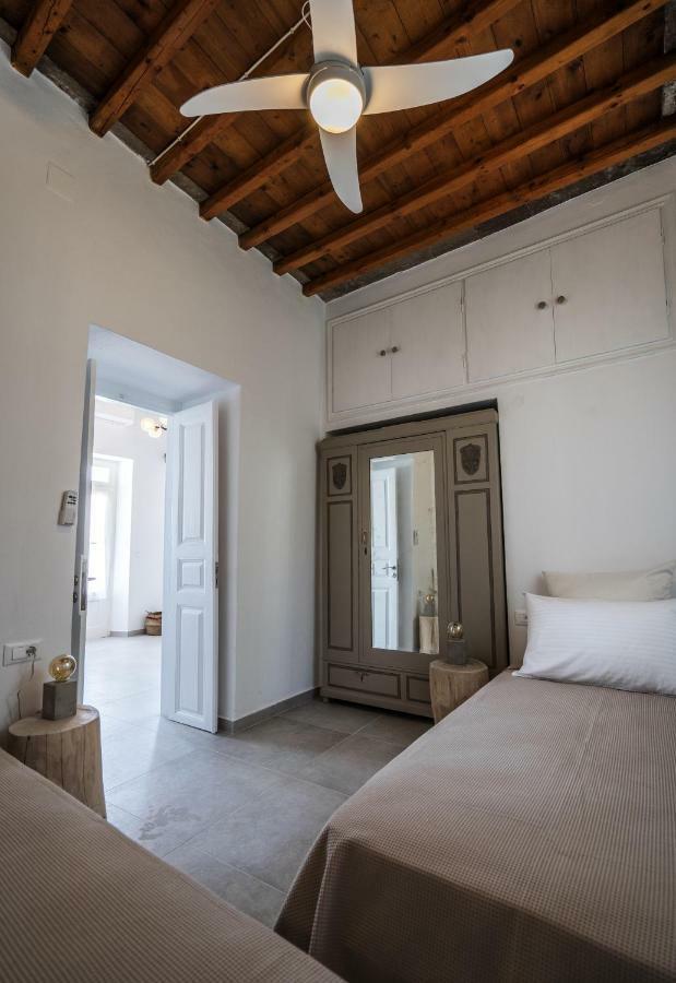 Komis Mansion Exámbela 外观 照片
